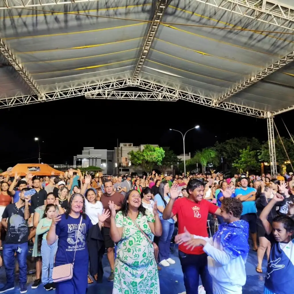 Show de Prêmios marca a primeira noite da programação de ano novo em Sete Quedas