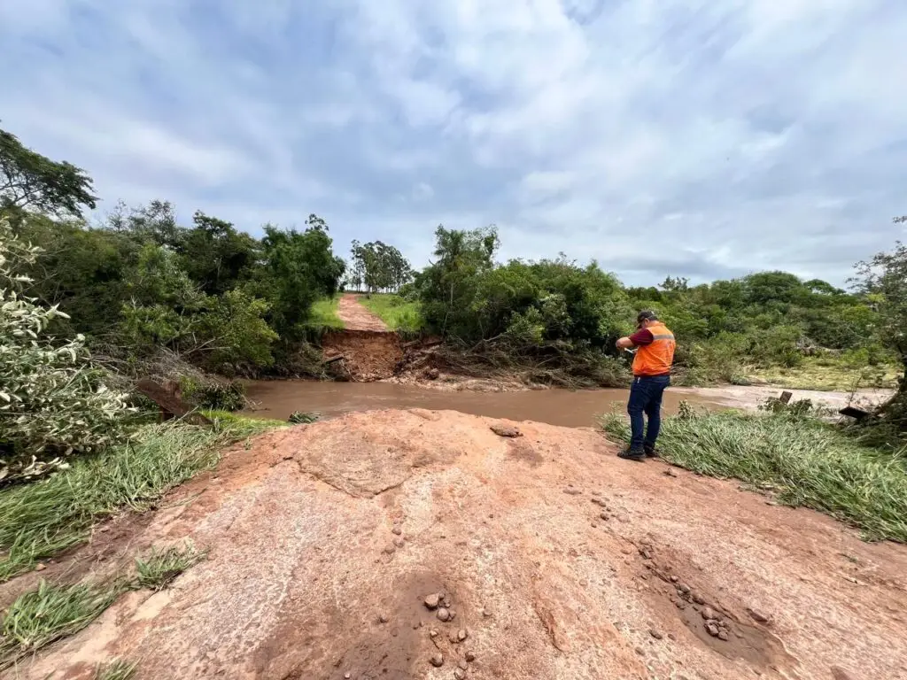 Após grandes estragos provocados pelas chuvas Paranhos pode decretar situação de emergência Após grandes estragos provocados pelas chuvas Paranhos pode decretar situação de emergência