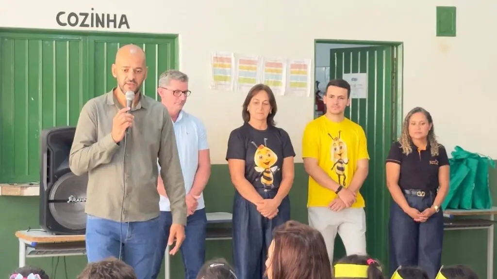 Programa “A união faz a vida” encerra 2025 com diversos projetos nas escolas municipais de Sete Quedas Programa “A união faz a vida” encerra 2025 com diversos projetos nas escolas municipais de Sete Quedas