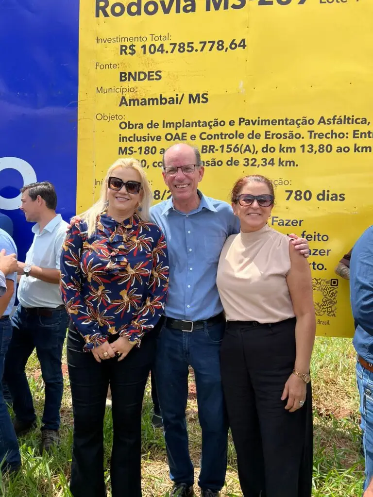 Governador Eduardo Riedel lança início da pavimentação da MS-289 em Amambai Governador Eduardo Riedel lança início da pavimentação da MS-289 em Amambai