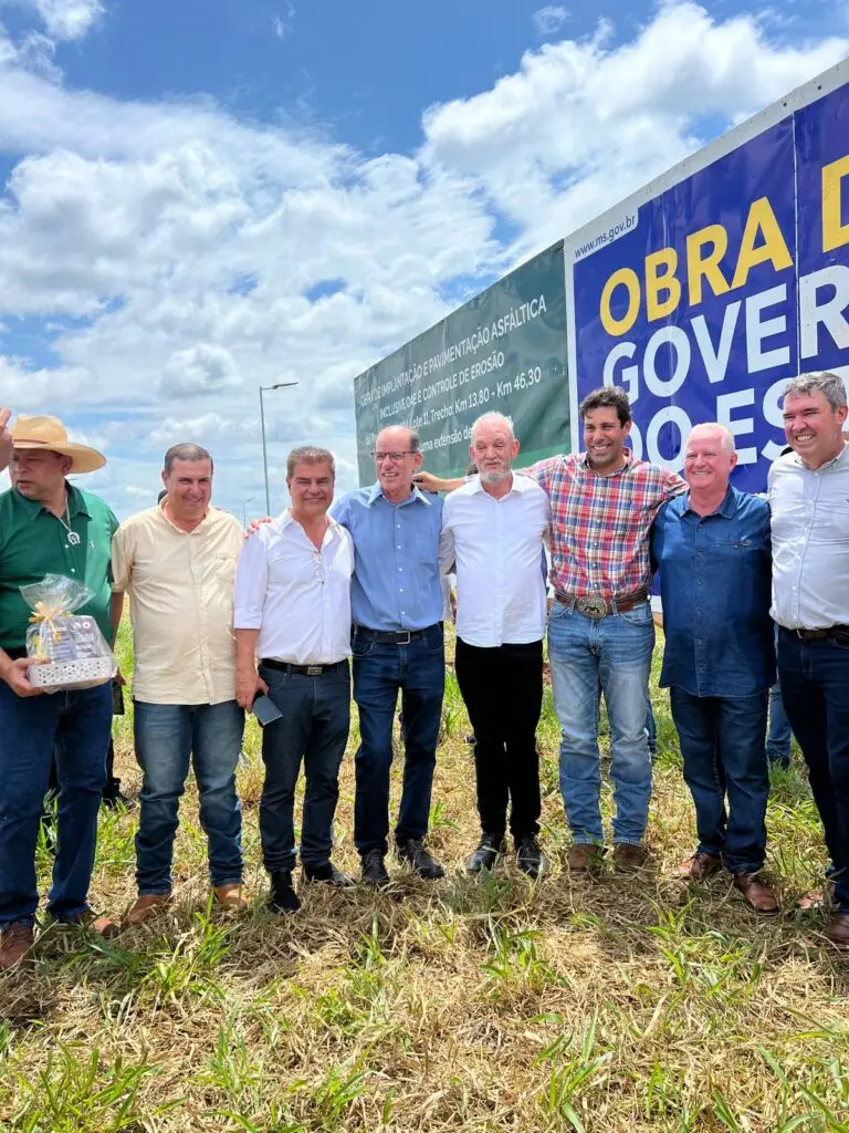 Governador Eduardo Riedel lança início da pavimentação da MS-289 em Amambai Governador Eduardo Riedel lança início da pavimentação da MS-289 em Amambai