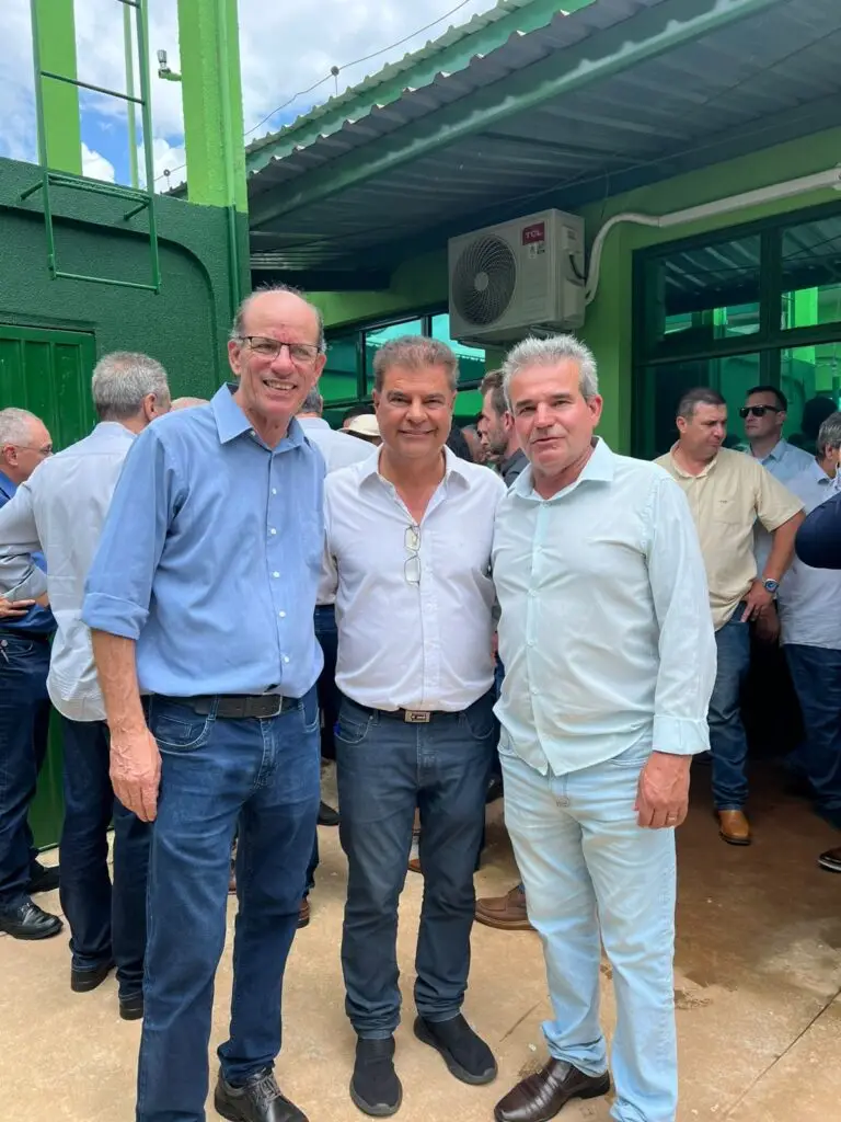 Governador Eduardo Riedel lança início da pavimentação da MS-289 em Amambai Governador Eduardo Riedel lança início da pavimentação da MS-289 em Amambai