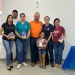 ACS e ACE recebem protetor solar durante palestra do Dezembro Laranja em Amambai ACS e ACE recebem protetor solar durante palestra do Dezembro Laranja em Amambai