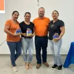 ACS e ACE recebem protetor solar durante palestra do Dezembro Laranja em Amambai ACS e ACE recebem protetor solar durante palestra do Dezembro Laranja em Amambai