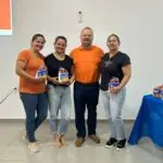 ACS e ACE recebem protetor solar durante palestra do Dezembro Laranja em Amambai ACS e ACE recebem protetor solar durante palestra do Dezembro Laranja em Amambai
