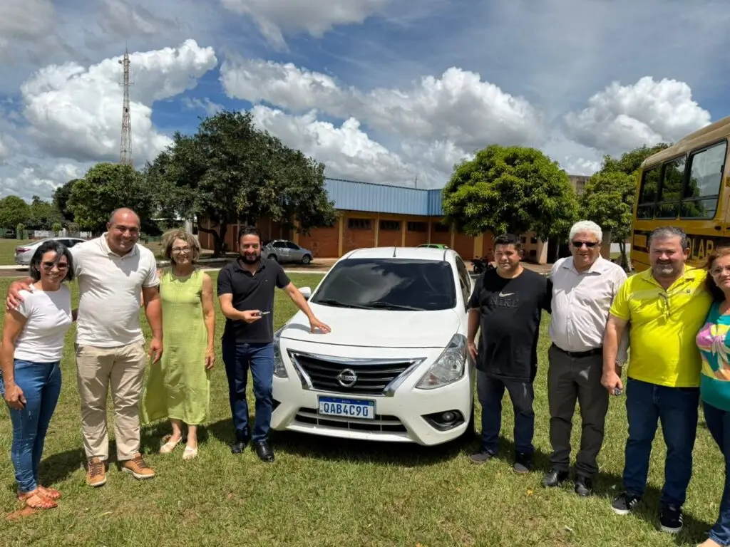 Iguatemi: Prefeito Lídio Ledesma e vereadores realizam a entrega de veículos para a Secretaria de Educação e o Conselho Tutelar