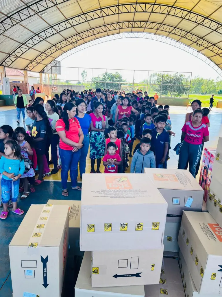 Prefeitura de Paranhos celebra o Natal com entrega de brinquedos às crianças indígenas