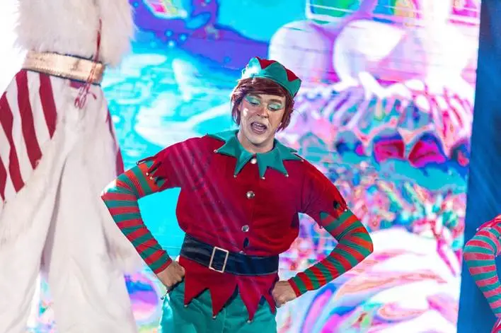 Mais de 3 mil pessoas prestigiam o acender das luzes natalinas em Caarapó