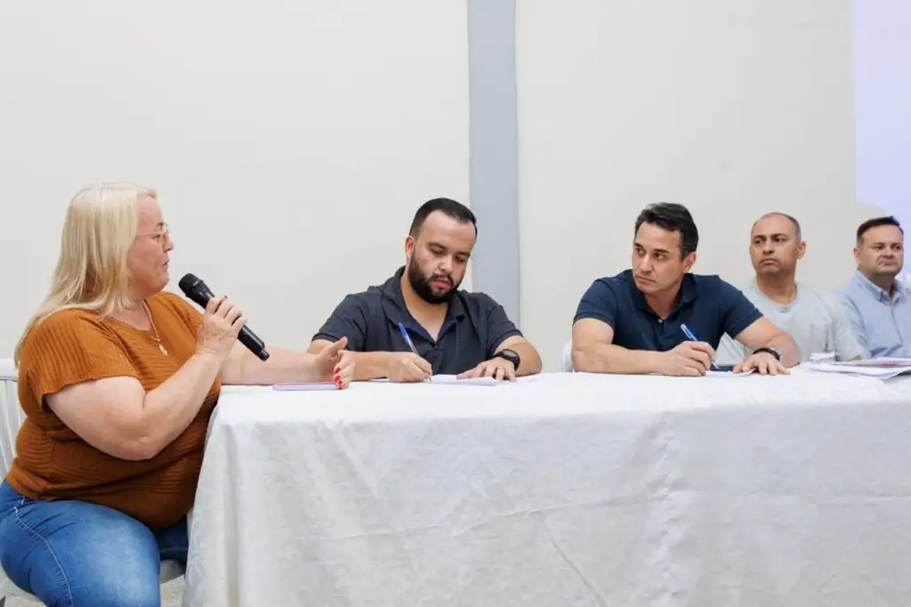 Sonho do Plano de Cargos e Carreira do Administrativo da Educação Municipal Perto de se Tornar Realidade em Naviraí