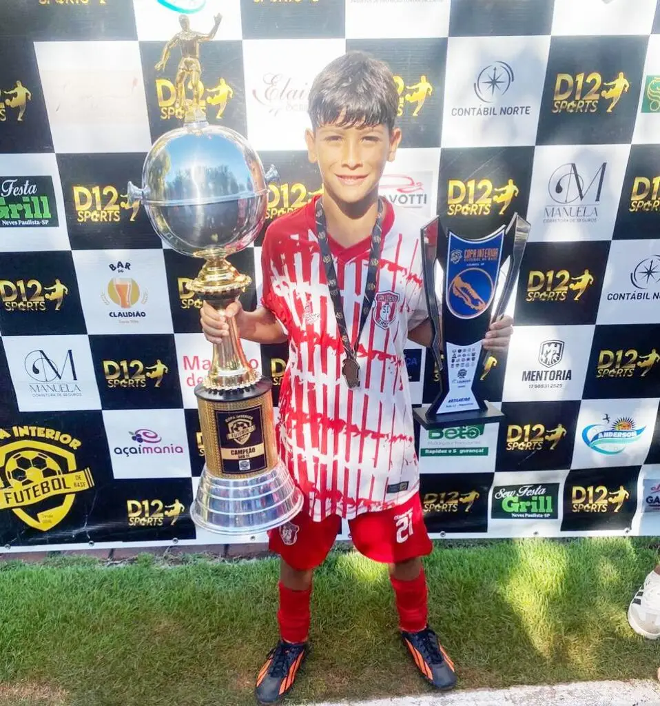 Garotos de Sete Quedas são campeões de torneio de futebol de base em São Paulo