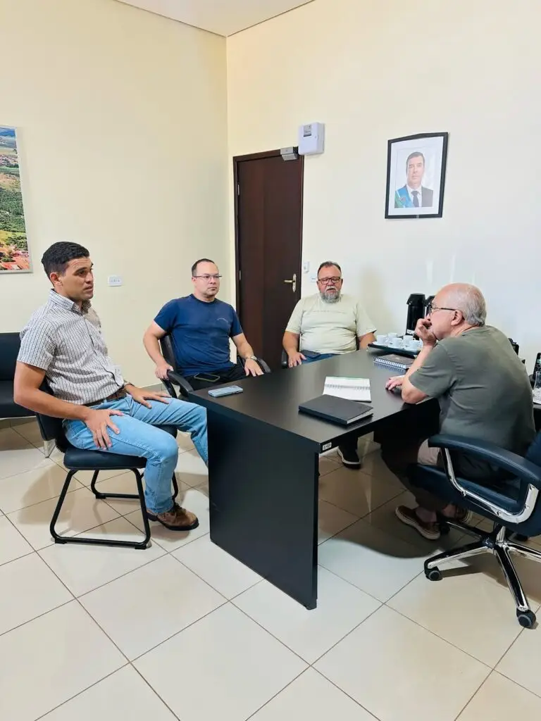 Prefeito de Iguatemi recebe representantes do Conselho de Pastores e garante apoio à Marcha para Jesus 2026 Prefeito de Iguatemi recebe representantes do Conselho de Pastores e garante apoio à Marcha para Jesus 2026