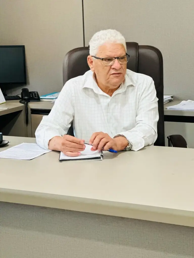 Prefeito Dr. Lídio Ledesma reúne-se com vereadores para debater demandas e avanços para Iguatemi Prefeito Dr. Lídio Ledesma reúne-se com vereadores para debater demandas e avanços para Iguatemi