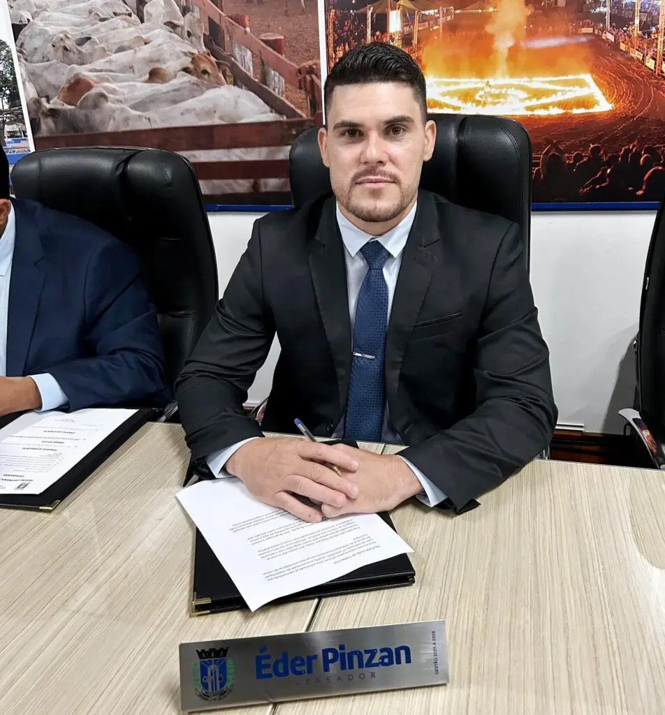 Para melhorar o trânsito no local Eder Pinzan pede mão única nas ruas paralelas a Escola Marlene Vilarinho em Amambai Para melhorar o trânsito no local Eder Pinzan pede mão única nas ruas paralelas a Escola Marlene Vilarinho em Amambai