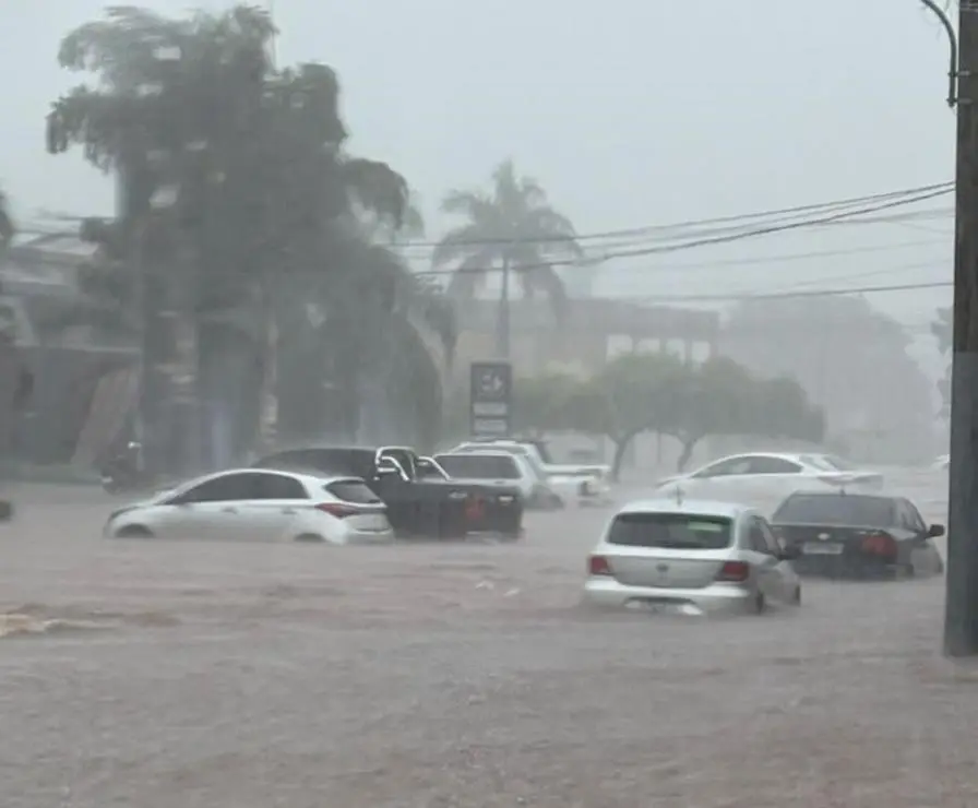 Novas bocas de lobos vão sanar problema de alagamento em Amambai, diz empreiteira Novas bocas de lobos vão sanar problema de alagamento em Amambai, diz empreiteira