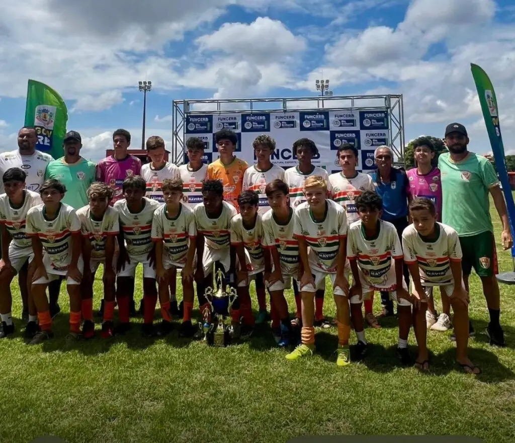 Sub-14 do Naviraiense ganha torneio em Rio Brilhante Sub-14 do Naviraiense ganha torneio em Rio Brilhante