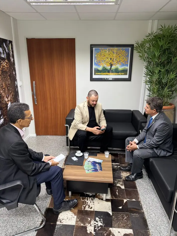 Nado Tozzi articula e anuncia emenda de R$ 100 mil para a saúde e universitários de Caarapó Nado Tozzi articula e anuncia emenda de R$ 100 mil para a saúde e universitários de Caarapó