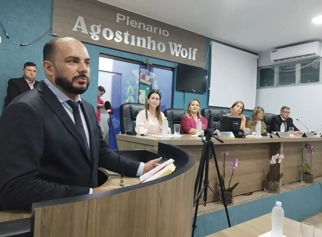 Sessão solene marca a abertura do ano legislativo 2026 na Câmara de Aral Moreira Sessão solene marca a abertura do ano legislativo 2026 na Câmara de Aral Moreira