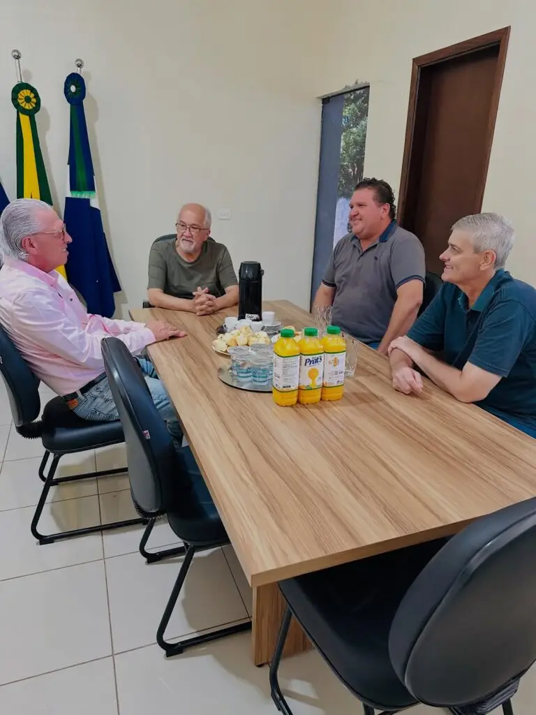 Prefeito Dr. Lídio Ledesma recebe diretor do Frigorífico Iguatemi Beef para tratar de parcerias e do Programa Jovem Aprendiz