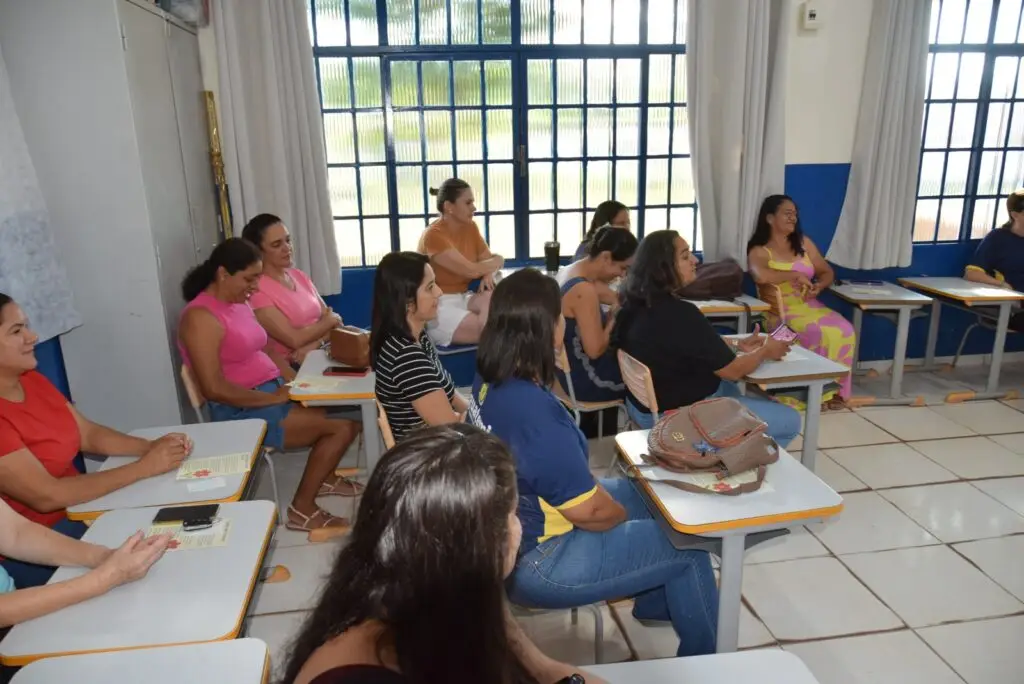 Iguatemi: Direção da Educação Infantil Municipal realiza primeira reunião com professores para traçar diretrizes