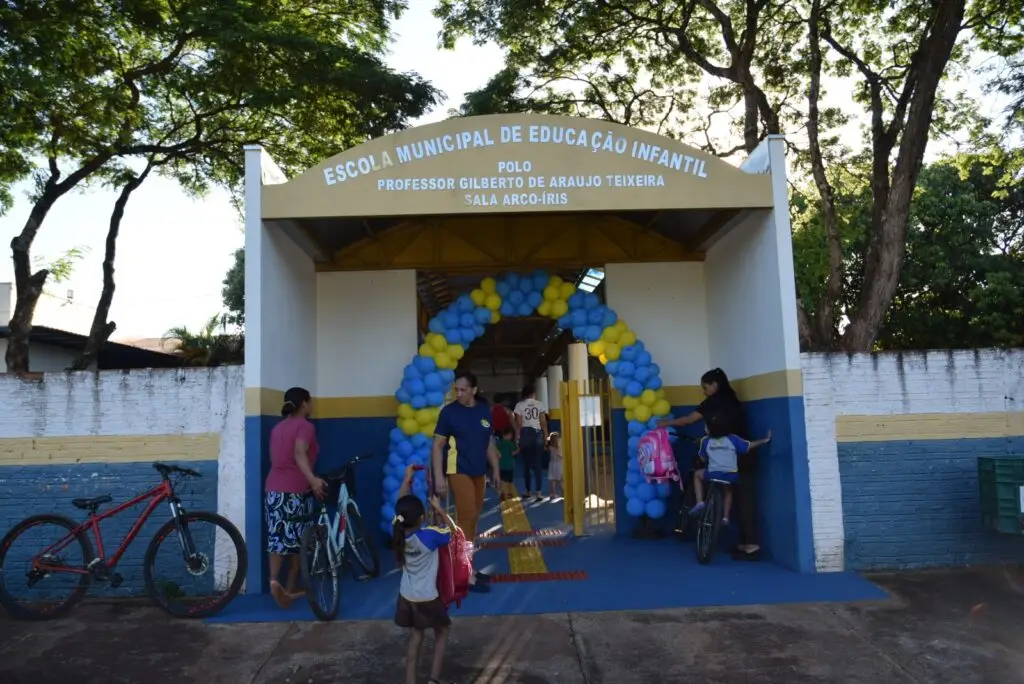 Iguatemi: Alunos da Rede Municipal de Ensino são recepcionados calorosamente por professores e profissionais, no início do ano letivo de 2026