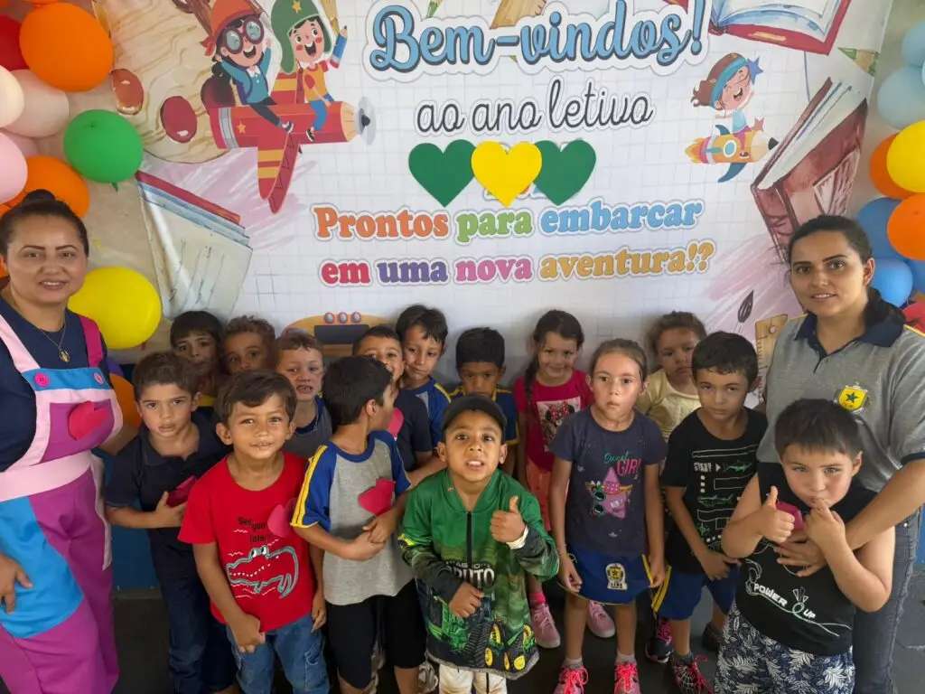Iguatemi: Direção da Escola Cemur no Assentamento Nossa Senhora Auxiliadora recebe alunos para início do ano letivo Iguatemi: Direção da Escola Cemur no Assentamento Nossa Senhora Auxiliadora recebe alunos para início do ano letivo