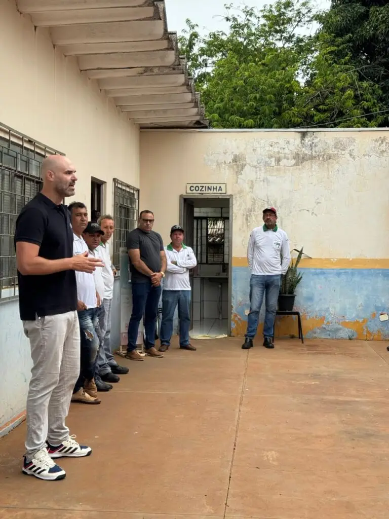 Secretaria de Saúde de Iguatemi inicia mutirão de combate à dengue nesta segunda (23), no bairro da Vila Operária Secretaria de Saúde de Iguatemi inicia mutirão de combate à dengue nesta segunda (23), no bairro da Vila Operária