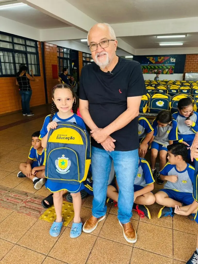 Prefeitura de Iguatemi entregará aproximadamente 2 mil kits de material escolar e mochilas para alunos das escolas e creches do município