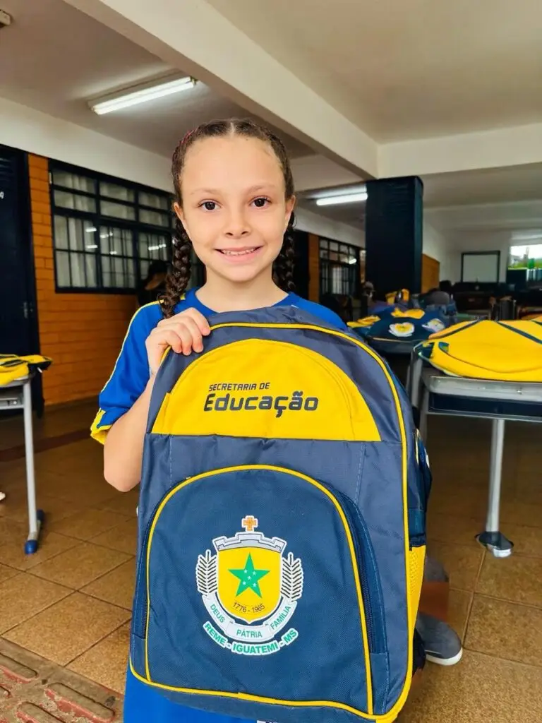Prefeitura de Iguatemi entregará aproximadamente 2 mil kits de material escolar e mochilas para alunos das escolas e creches do município
