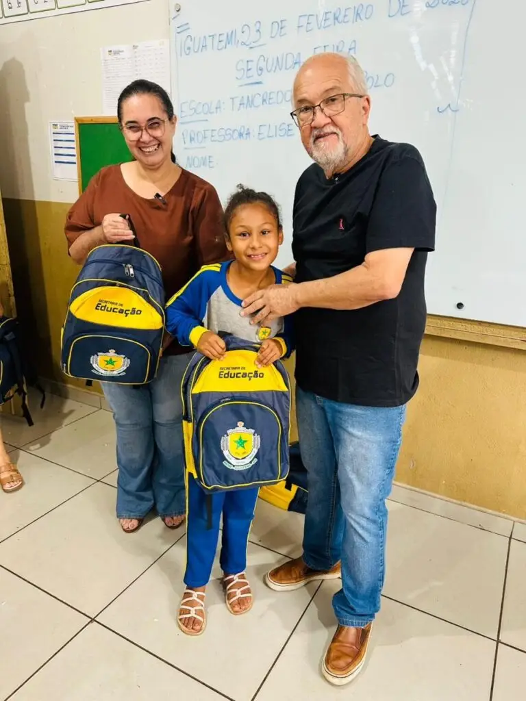 Prefeitura de Iguatemi entregará aproximadamente 2 mil kits de material escolar e mochilas para alunos das escolas e creches do município