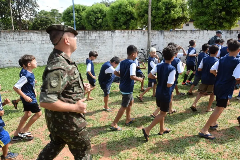 Iguatemi: Projeto da Polícia Militar "Bom de Bola, Bom na Escola" inicia suas atividades oficialmente