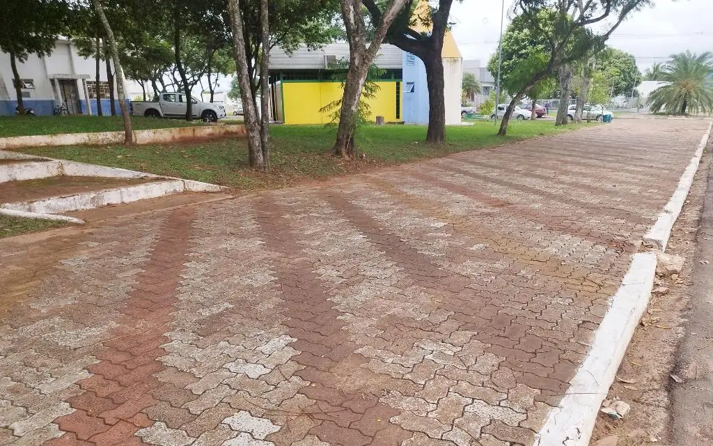 Lígia pede melhorias na Praça Orlando Viol em Amambai