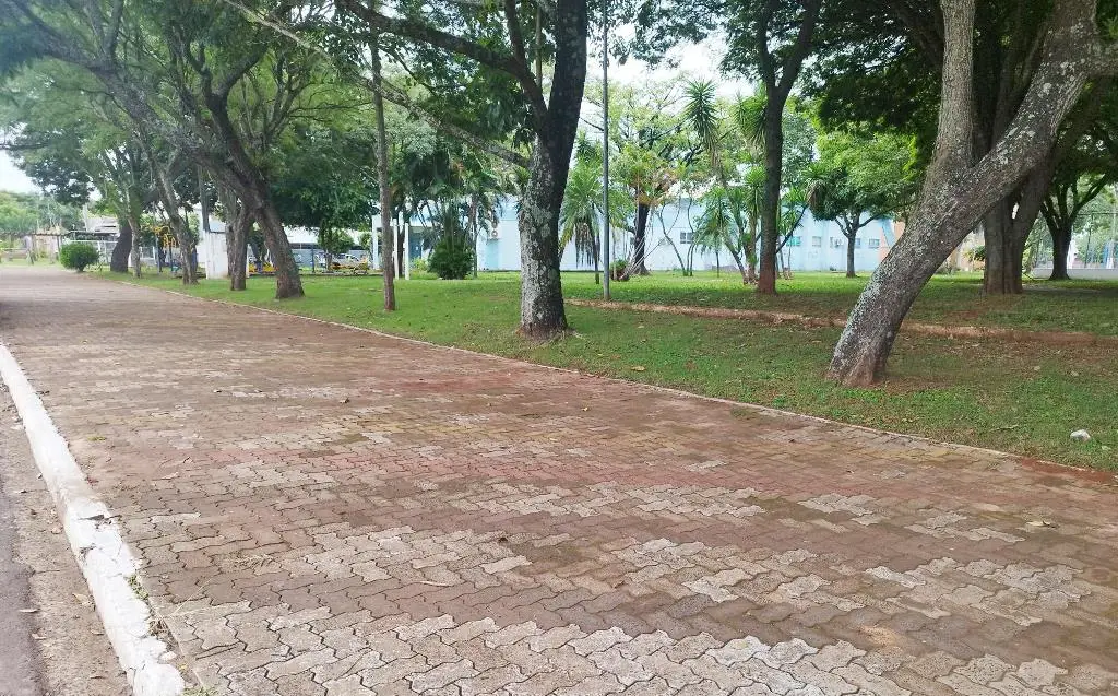 Lígia pede melhorias na Praça Orlando Viol em Amambai