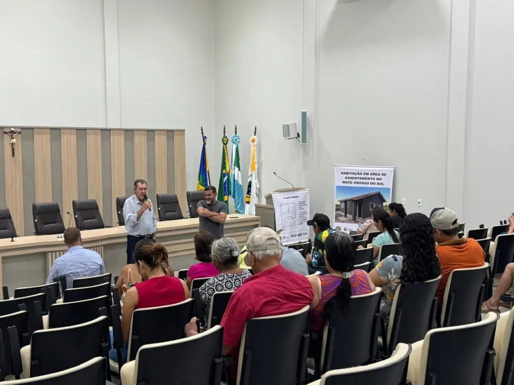 Assinatura de contratos do Programa de Crédito Habitação aconteceu nessa sexta em Paranhos Assinatura de contratos do Programa de Crédito Habitação aconteceu nessa sexta em Paranhos