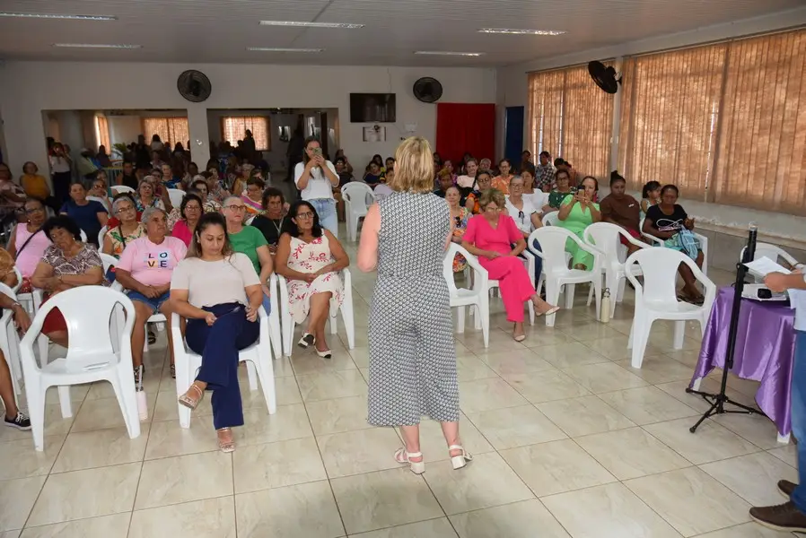 Secretaria de Assistência Social de Iguatemi promove palestra para homenagear as mulheres dos programas sociais