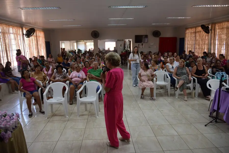 Secretaria de Assistência Social de Iguatemi promove palestra para homenagear as mulheres dos programas sociais