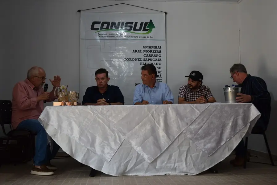 Iguatemi recebe o senador Nelsinho Trad para anunciar a liberação de emenda federal no valor de R$ 4,9 milhões para o Conisul