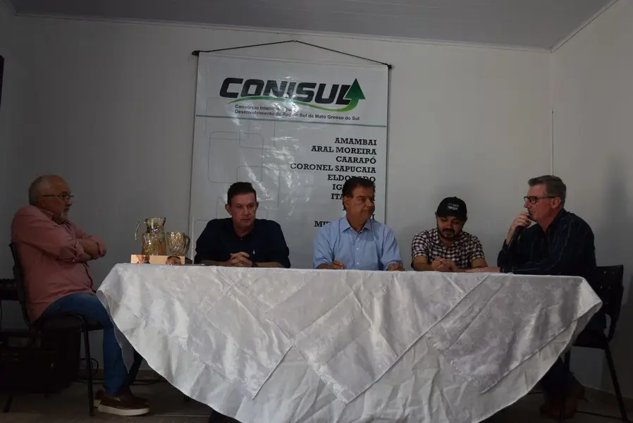 Iguatemi recebe o senador Nelsinho Trad para anunciar a liberação de emenda federal no valor de R$ 4,9 milhões para o Conisul