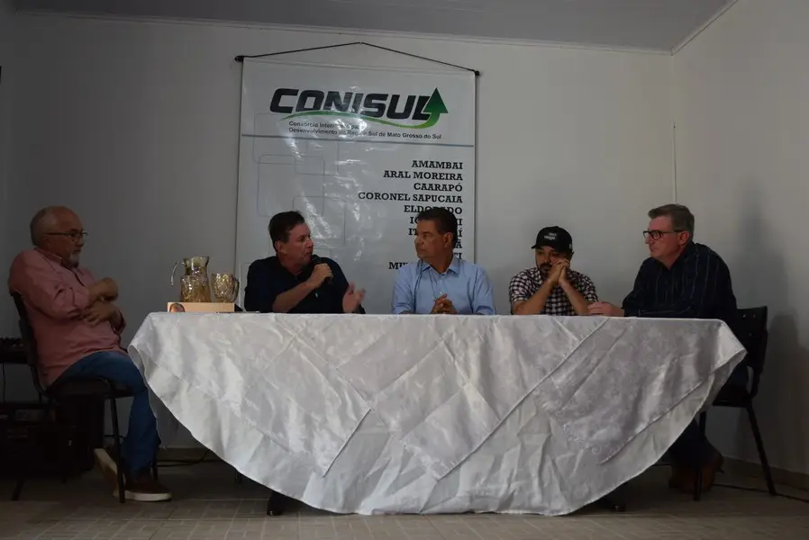 Iguatemi recebe o senador Nelsinho Trad para anunciar a liberação de emenda federal no valor de R$ 4,9 milhões para o Conisul