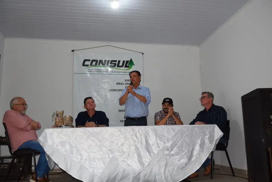 Iguatemi recebe o senador Nelsinho Trad para anunciar a liberação de emenda federal no valor de R$ 4,9 milhões para o Conisul