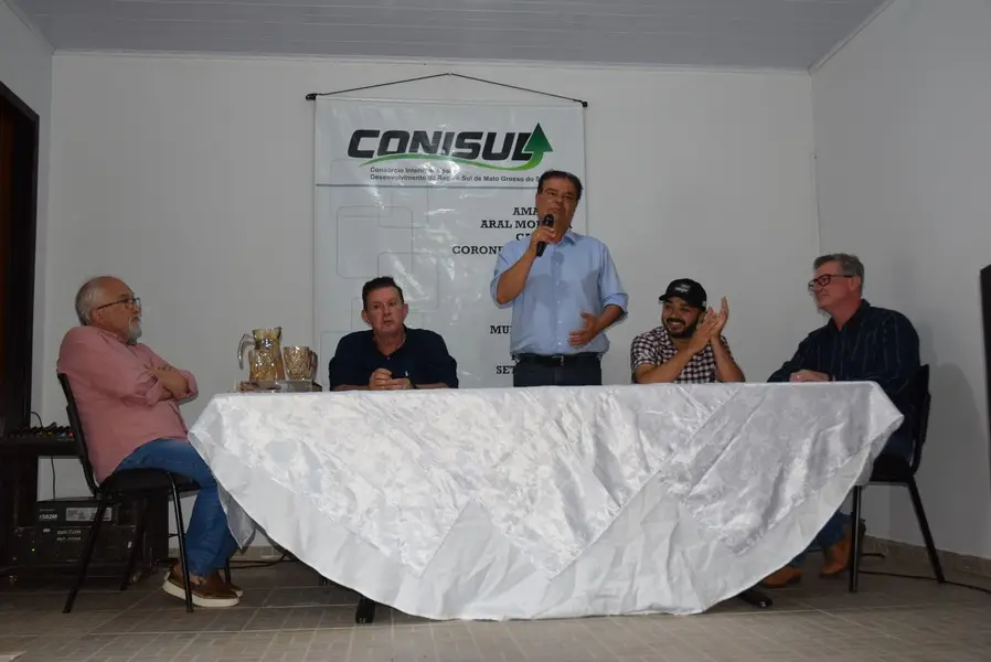 Iguatemi recebe o senador Nelsinho Trad para anunciar a liberação de emenda federal no valor de R$ 4,9 milhões para o Conisul