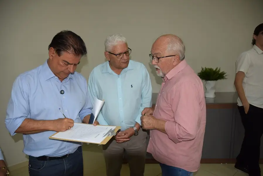 Iguatemi recebe o senador Nelsinho Trad para anunciar a liberação de emenda federal no valor de R$ 4,9 milhões para o Conisul