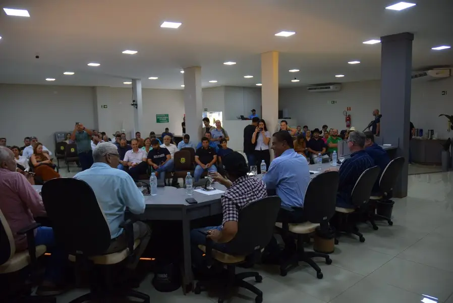 Iguatemi recebe o senador Nelsinho Trad para anunciar a liberação de emenda federal no valor de R$ 4,9 milhões para o Conisul