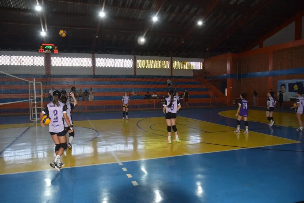 Equipes de Iguatemi se destacam na etapa do Cone Sul de vôlei masculino e feminino com 100% de aproveitamento Equipes de Iguatemi se destacam na etapa do Cone Sul de vôlei masculino e feminino com 100% de aproveitamento