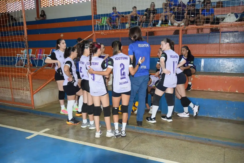 Equipes de Iguatemi se destacam na etapa do Cone Sul de vôlei masculino e feminino com 100% de aproveitamento Equipes de Iguatemi se destacam na etapa do Cone Sul de vôlei masculino e feminino com 100% de aproveitamento