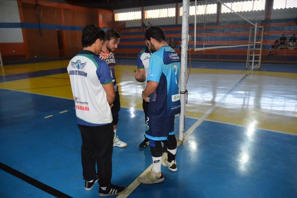 Equipes de Iguatemi se destacam na etapa do Cone Sul de vôlei masculino e feminino com 100% de aproveitamento Equipes de Iguatemi se destacam na etapa do Cone Sul de vôlei masculino e feminino com 100% de aproveitamento