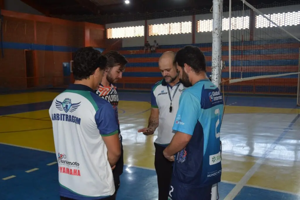 Equipes de Iguatemi se destacam na etapa do Cone Sul de vôlei masculino e feminino com 100% de aproveitamento Equipes de Iguatemi se destacam na etapa do Cone Sul de vôlei masculino e feminino com 100% de aproveitamento