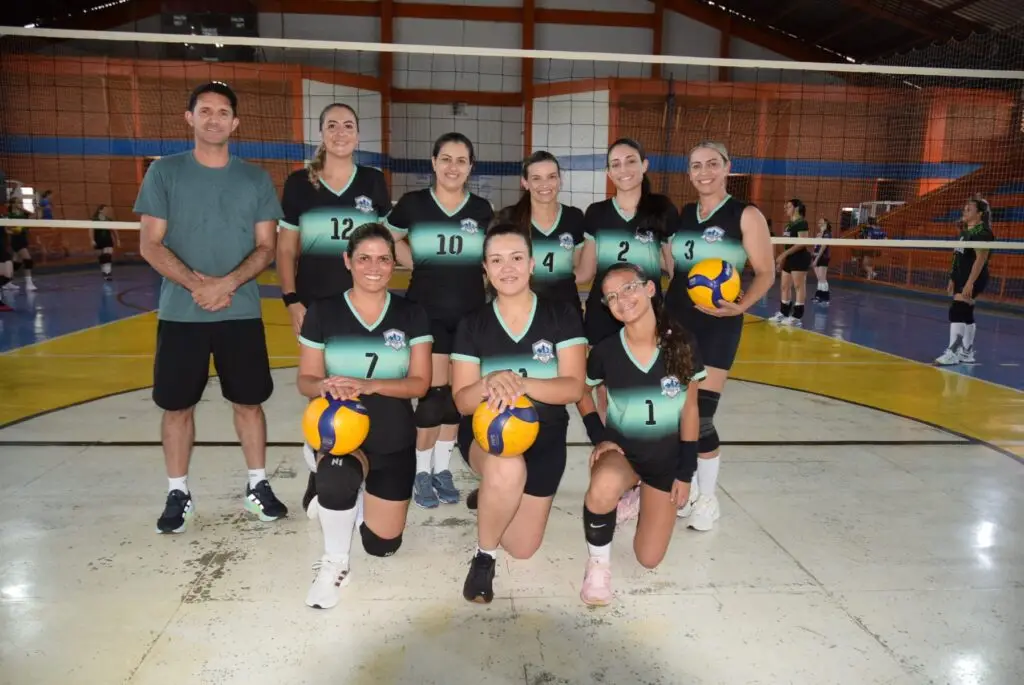 Equipes de Iguatemi se destacam na etapa do Cone Sul de vôlei masculino e feminino com 100% de aproveitamento Equipes de Iguatemi se destacam na etapa do Cone Sul de vôlei masculino e feminino com 100% de aproveitamento