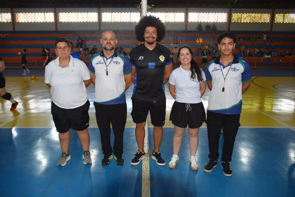 Equipes de Iguatemi se destacam na etapa do Cone Sul de vôlei masculino e feminino com 100% de aproveitamento Equipes de Iguatemi se destacam na etapa do Cone Sul de vôlei masculino e feminino com 100% de aproveitamento