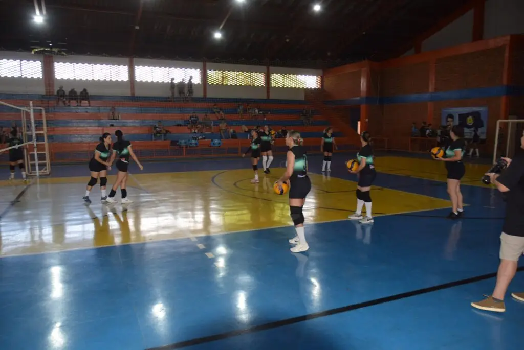 Equipes de Iguatemi se destacam na etapa do Cone Sul de vôlei masculino e feminino com 100% de aproveitamento Equipes de Iguatemi se destacam na etapa do Cone Sul de vôlei masculino e feminino com 100% de aproveitamento