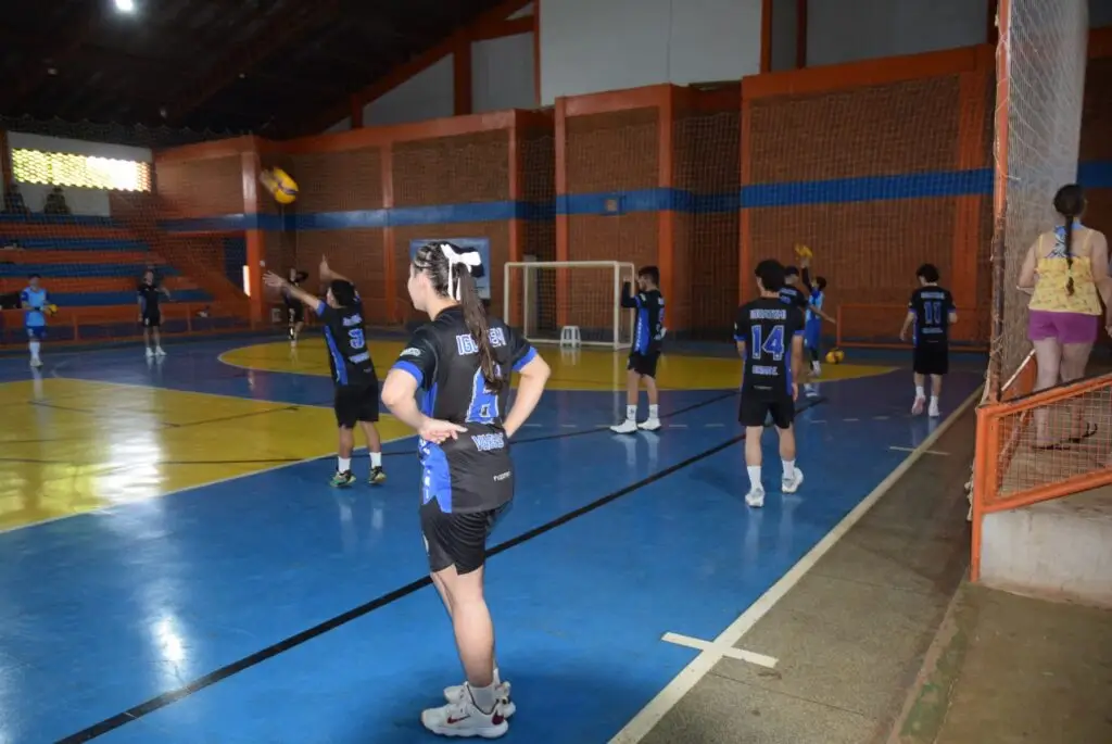 Equipes de Iguatemi se destacam na etapa do Cone Sul de vôlei masculino e feminino com 100% de aproveitamento Equipes de Iguatemi se destacam na etapa do Cone Sul de vôlei masculino e feminino com 100% de aproveitamento